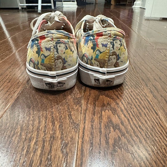 Red and Pink Low-Top Sneakers with Colorful Design - Picture 3 of 4